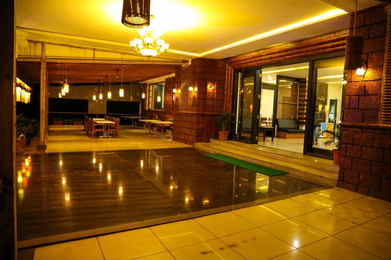 Hotel Saheb Panvel Exterior foto